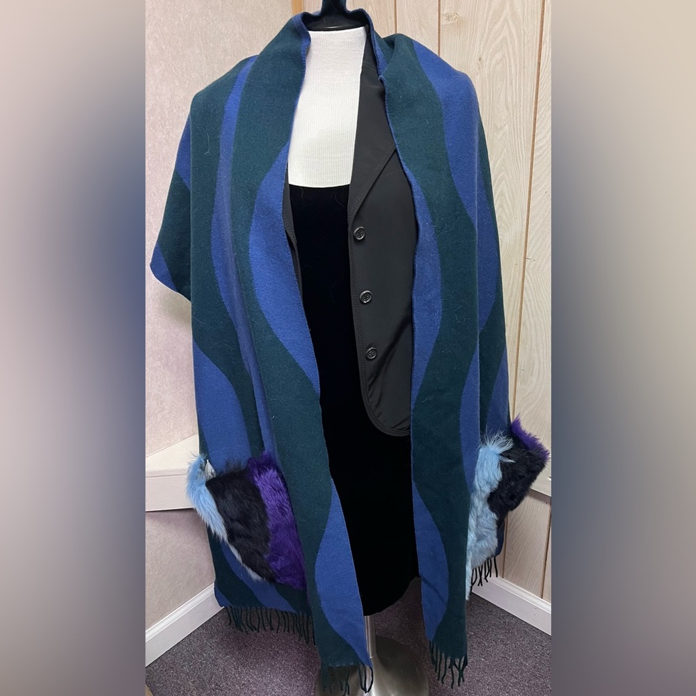 Authentic Fend 100%  cashmere Scott